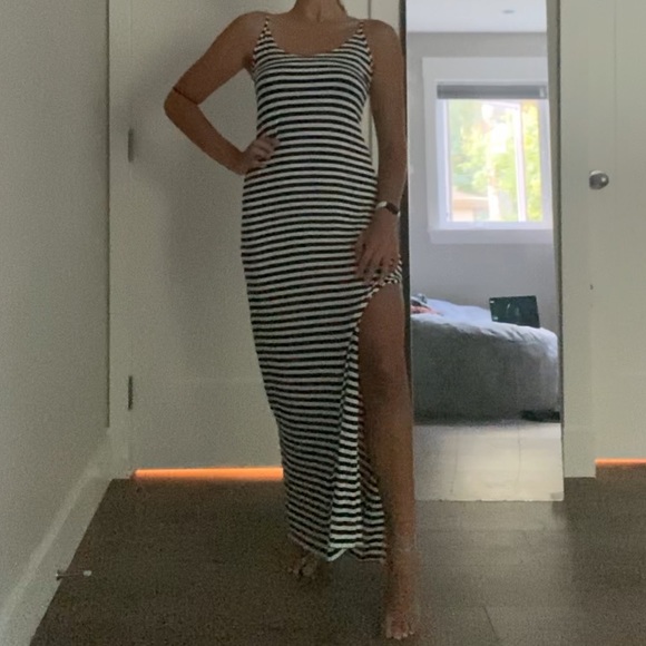 O’Neill Striped Maxi Dress - Picture 2 of 3